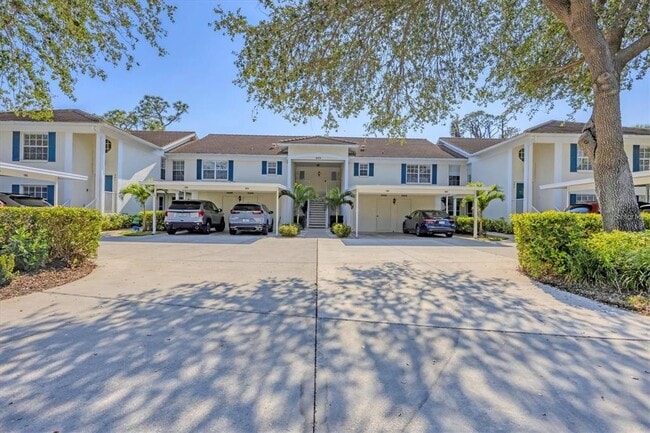 809 Montrose Dr Unit 203