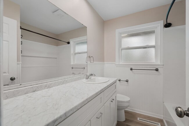 Photo - 1807 Waco St