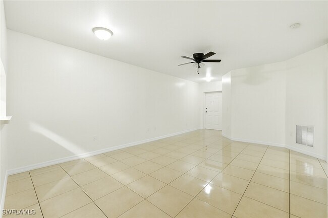 Building Photo - 8423 Bernwood Cove Loop Unit 401 Rental