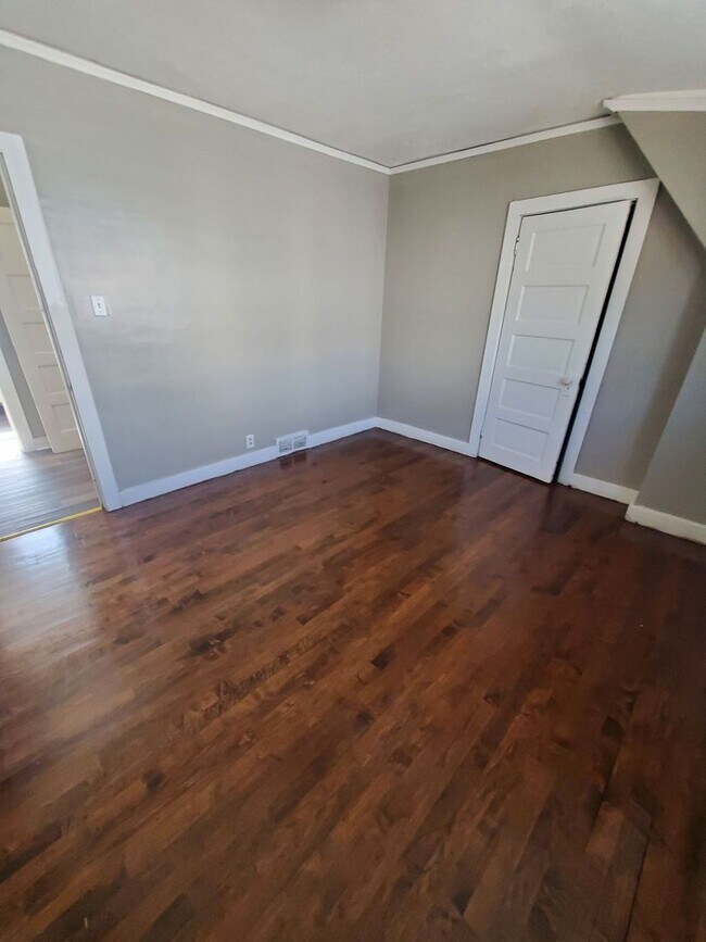 3149 N 25th St Unit 3149A (Upper)
