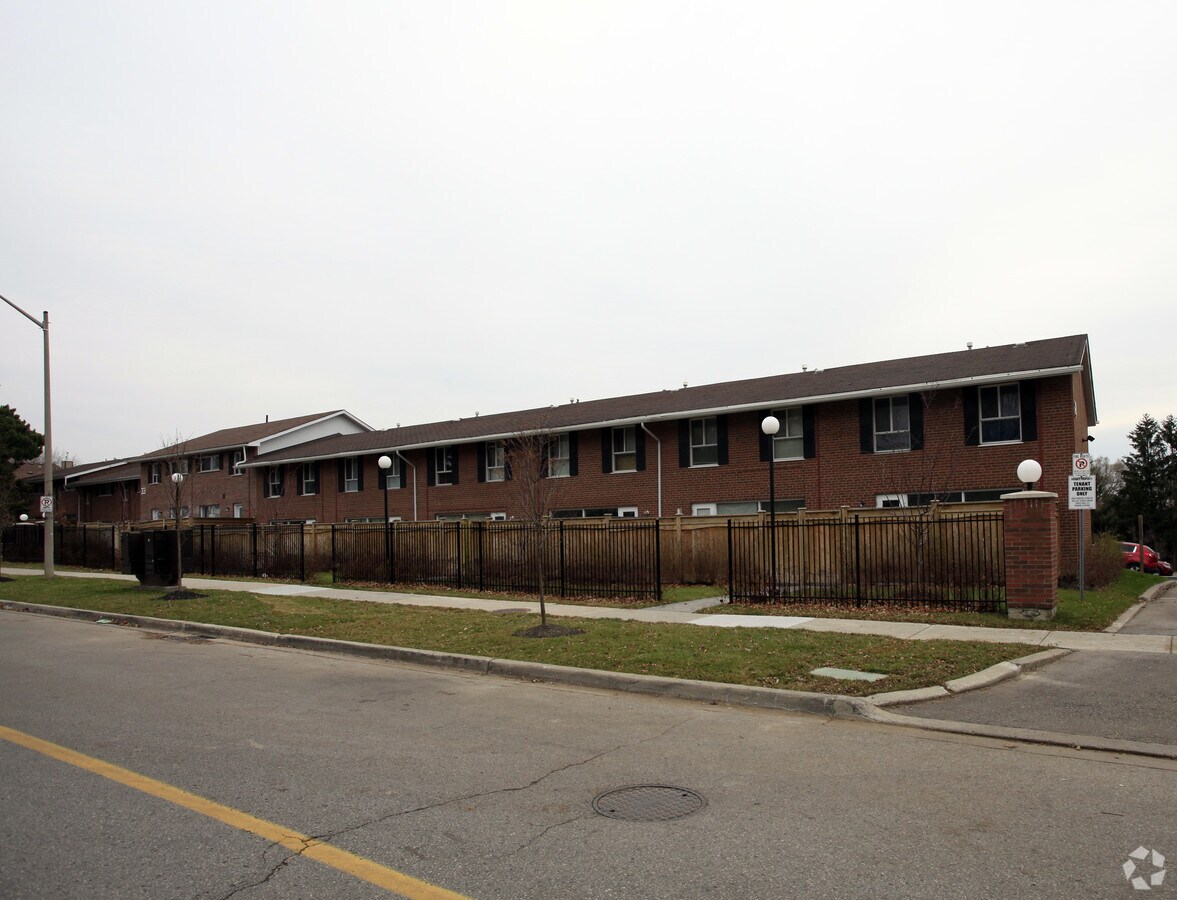 Photo - Romfield Circuit Unit 33-07