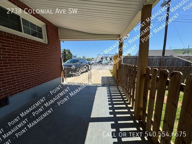 Photo - 2738 Colonial Ave SW