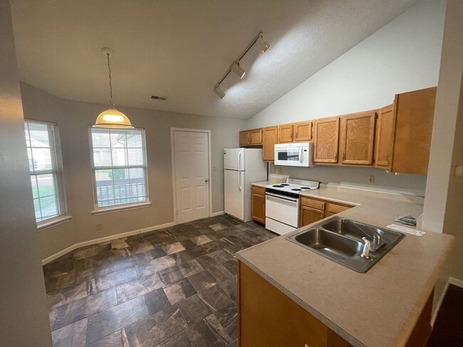 Building Photo - 2016-2018 Cliburn Road--TBROS Unit 2018 Cliburn Road