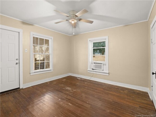 Photo - 728 Clarence St
