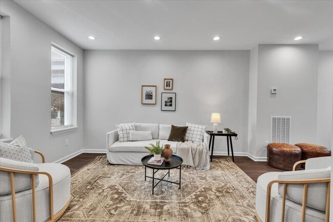 Photo - 787 N Grantley St