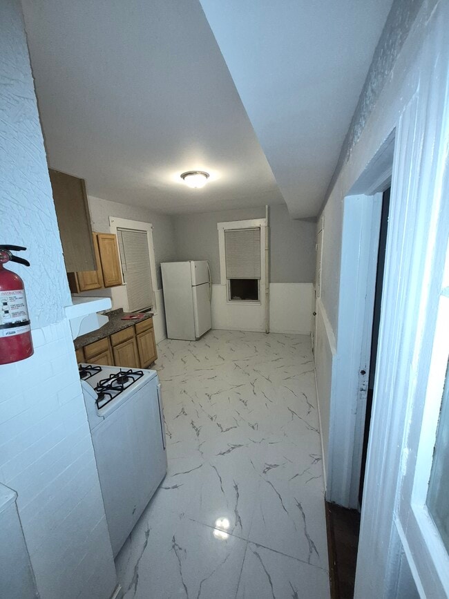 Photo - 51 Lincoln Pl Unidad First floor