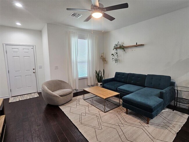 Photo - 5311 Golden Canary Ln