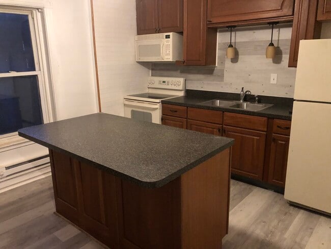 410 Jefferson Ave Unit 2ndfloor