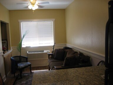 Photo - 215 Vancouver Ave