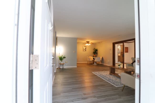 Photo - 355 Chadwick Pl