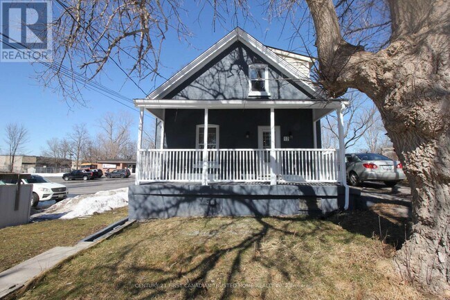 Photo - 12 Weston St