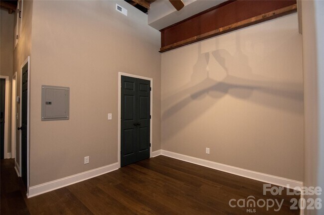 140 W Mountain St Unit 200
