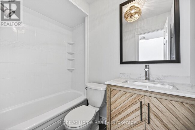 Photo - 109 Brant St