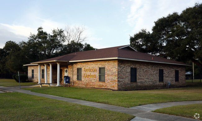 Photo - Emerson Gardens Apartments