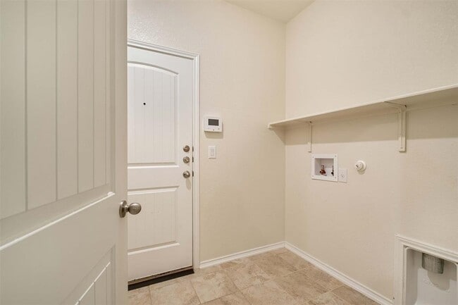 Photo - 907 Solitude Dr