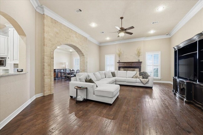 Photo - 6470 Claybourn Dr