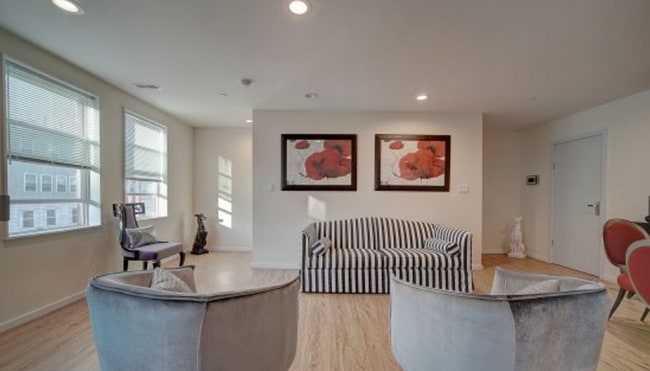 Photo - 820 N 48th St Unidad 142B