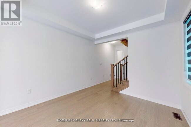 Photo - 2940 Nakina St