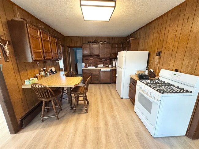 Photo - 262 Oak Hill Rd Unit 2