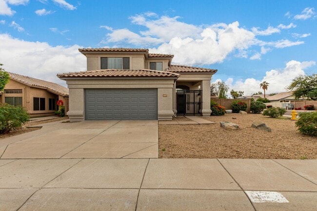 Building Photo - 3 Bedroom / 2.5 bath CORNER Lot in Ahwatukee