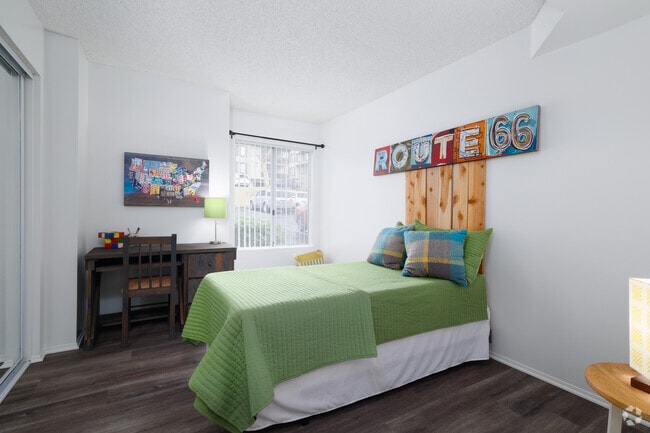 2BR, 2BA - 1,040SF - Second Bedroom