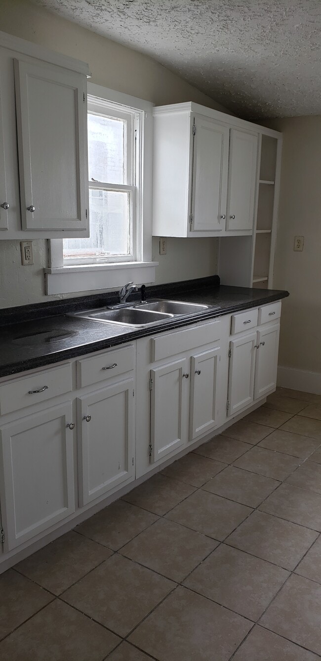 Photo - 307 W Washington St