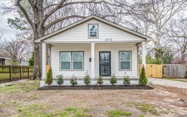 Building Photo - Newly Renovated Home near University of Me...