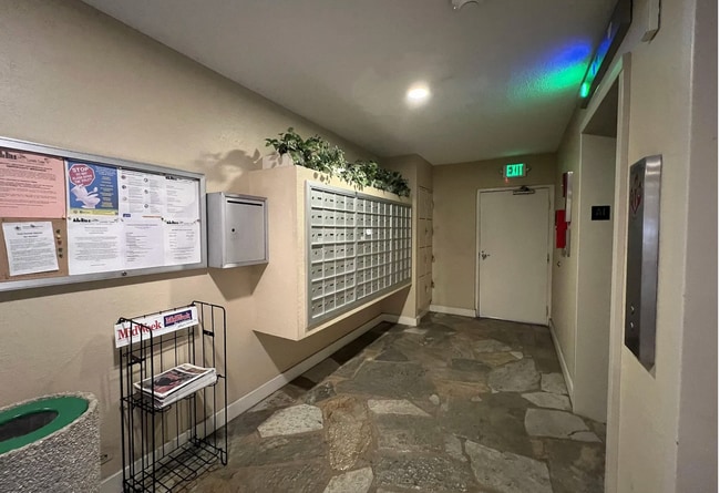 710 Lunalilo St Unit 1206