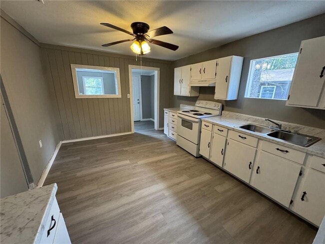 Photo - 2853 Josephine St