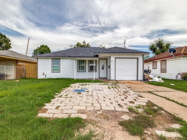 Photo - 411 Gober St