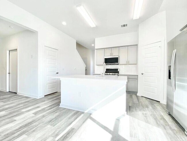 Photo - 7925 Linnie Ln