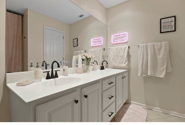 Photo - 123 Sweet Bailey Cove