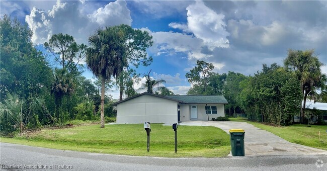 Building Photo - 932 Grogan Ave Rental