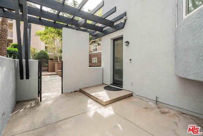 Photo - 5800 Seawalk Dr Unit 6