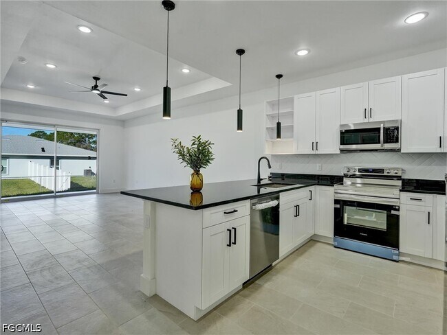 Photo - 918 Eisenhower Blvd