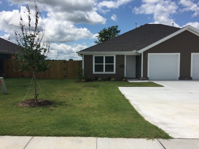 Unit B - 2706 N Teresa Dr