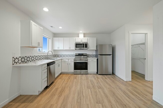 2631 W Marina Dr
