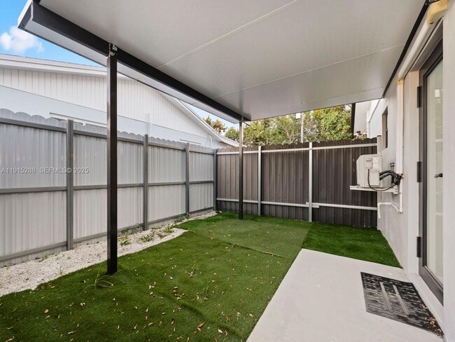 Building Photo - 19850 Franjo Rd