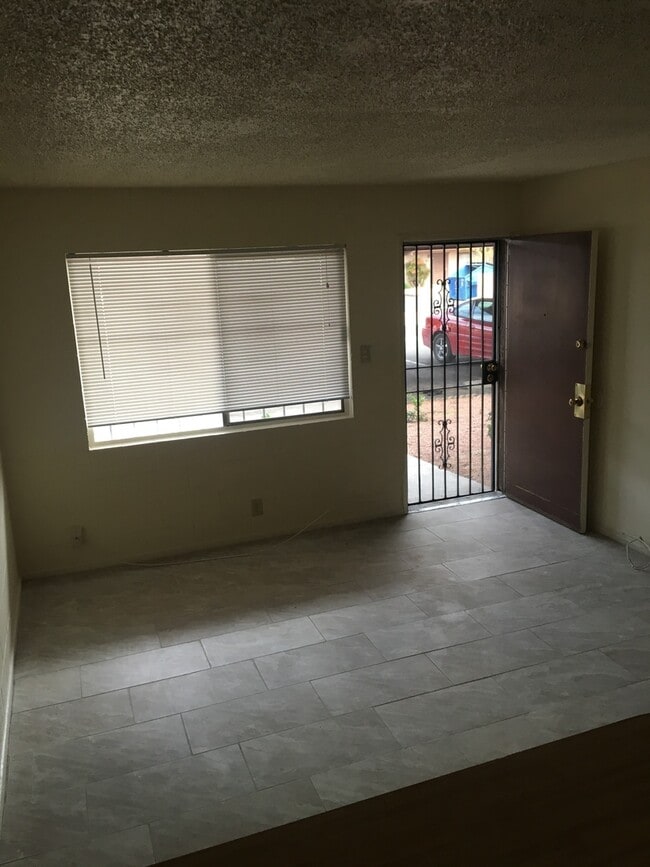 Photo - 3719 Hazelwood St Unit 15