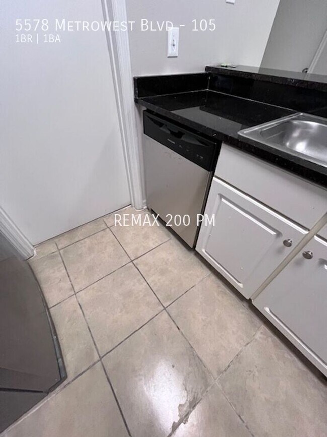 Photo - 5578 Metrowest Blvd