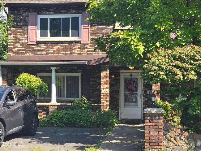 Building Photo - 3206 Guilderland Ave Unit 3