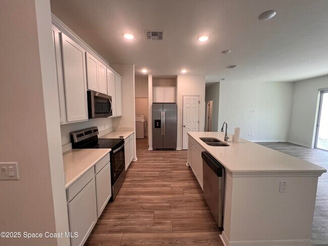 Photo - 1031 Grapefruit Rd SE