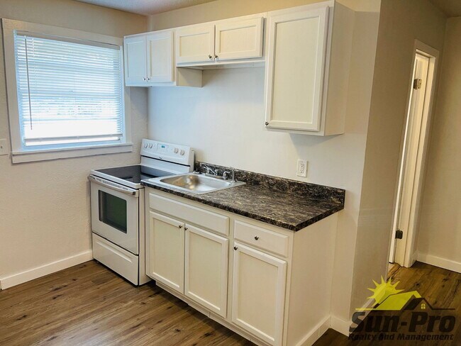 Photo - 708 Georgia St Unit 4