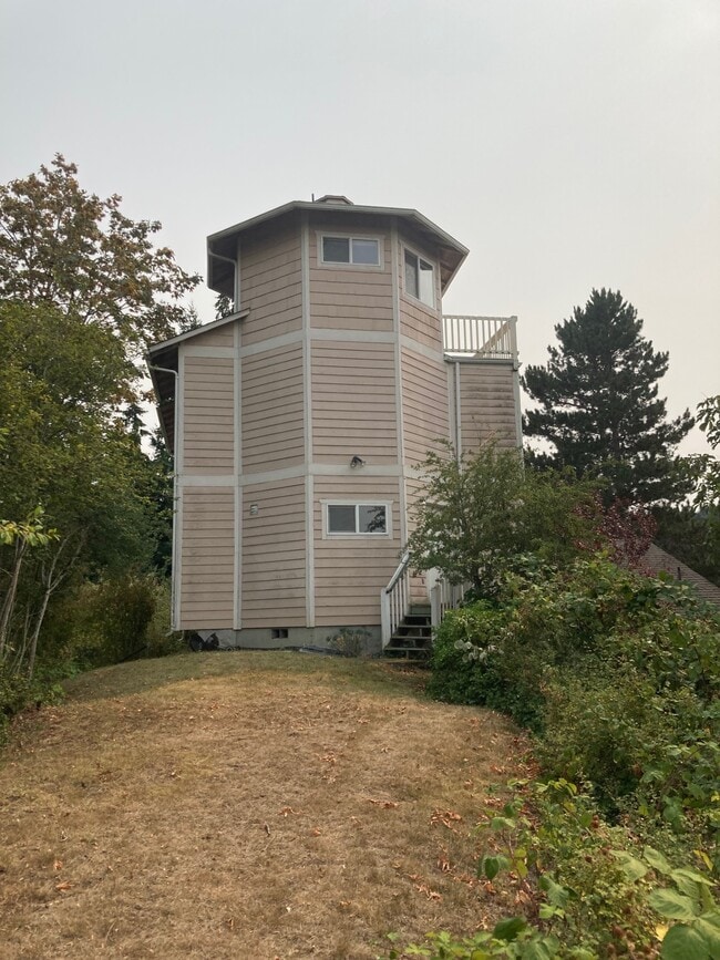 Photo - 315 Whatcom St