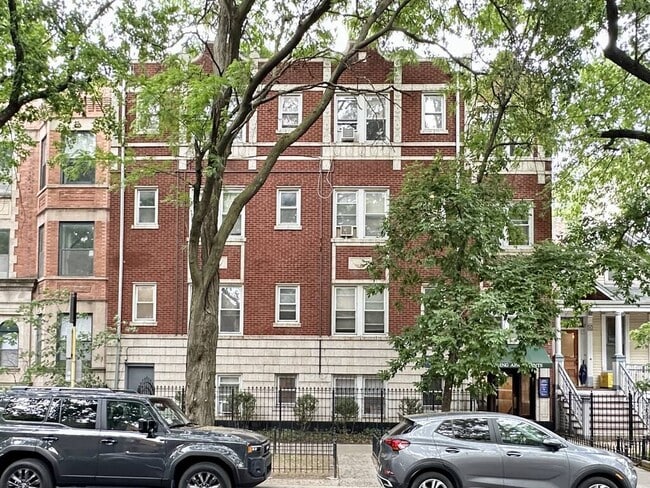 Building Photo - 2849 N Burling St
