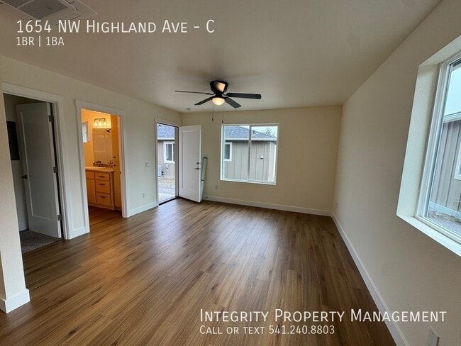 Photo - 1654 NW Highland Ave Unit C