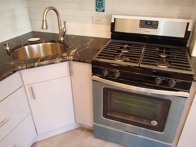 Photo - 1517 Greene Ave Unit 1