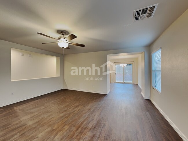 Photo - 309 W Vuelta Friso