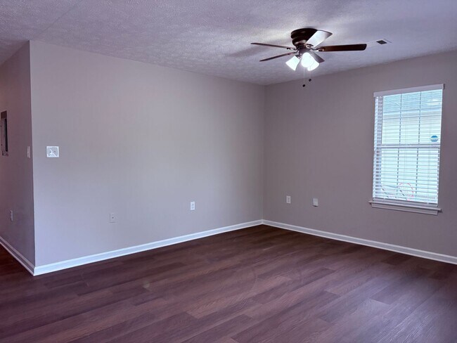 Photo - Newly renovated, 3 bedroom, 1 bathroom sin...