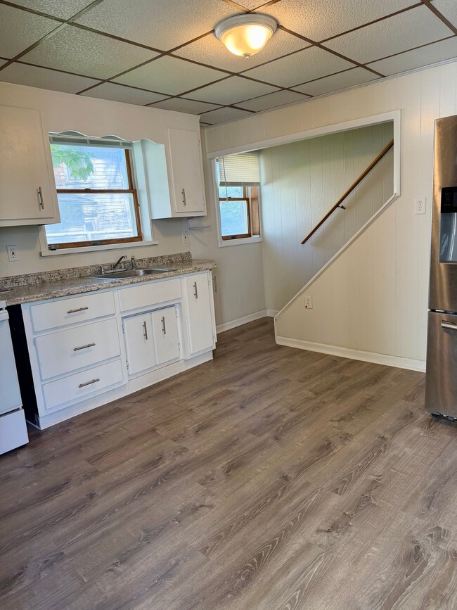 Photo - 400-402-402 Clarkson Ave Unit 402